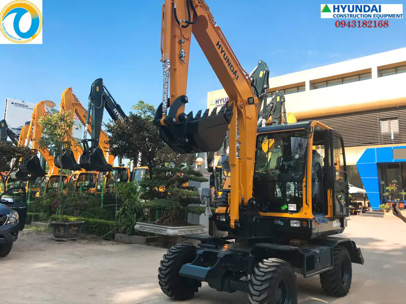 Giá máy xúc Hyundai bánh lốp 2026: Bảng giá và chi phí đầu tư