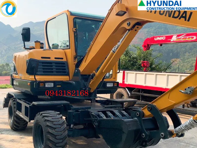 Máy xúc đào bánh lốp Hyundai