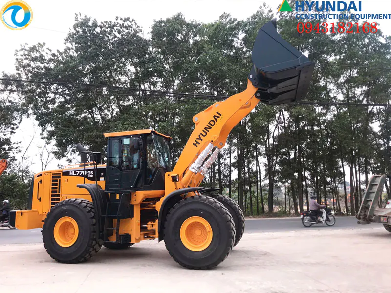 Máy xúc lật Hyundai chính hãng