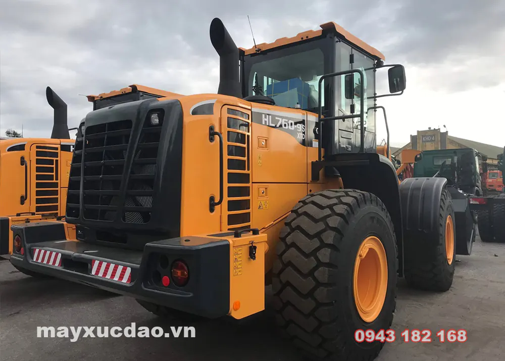 Máy xúc Hyundai bánh xích hay bánh lốp? So sánh để chọn đúng loại